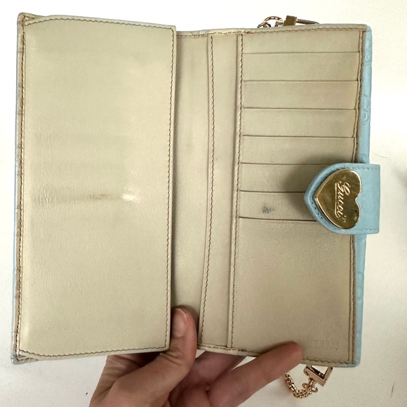 💯 GUCCI Heart Baby Blue Monogram Leather Wallet on Gold Chain w/ auth cert - Picture 4 of 13